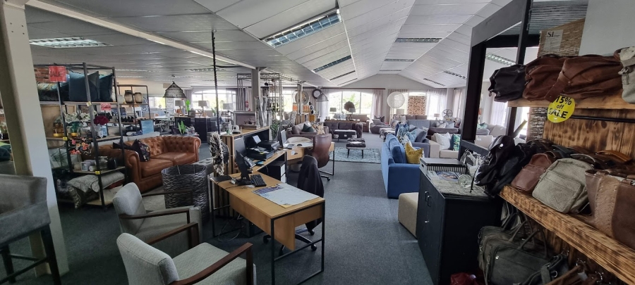 To Let commercial Property for Rent in Oakdale Western Cape